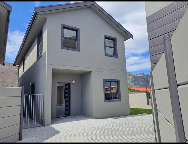 3 BEDROOM DUPLEX FOR SALE IN SEA BREEZE